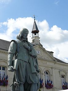 Picture of a statue of Descartes